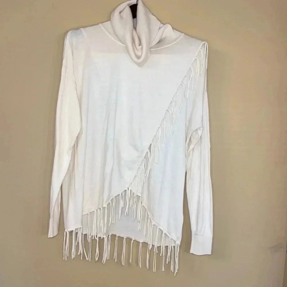 Michael Kors Super soft fringe sweater Size Small